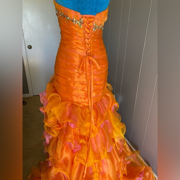 TIFFANY DESIGN DRESS. - Picture 13 of 15